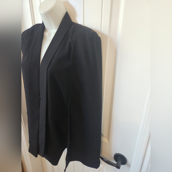 Sophie Rue No. 1 Drape Cape in Stark Black Size Medium | EUC Like New - Picture 11 of 13